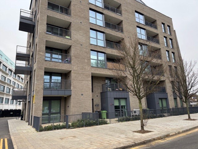 5 Clarendon Rd, Londres à louer - Photo du bâtiment - Image 2 de 4