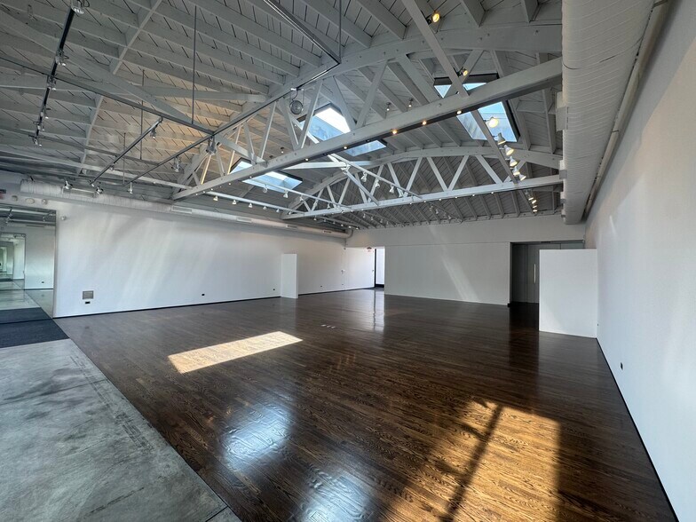 8410 Melrose Ave, Los Angeles, CA à louer - Photo du bâtiment - Image 3 de 13