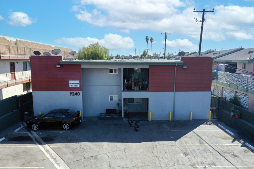9240 Palm St, Bellflower, CA for sale - Primary Photo - Image 1 of 4
