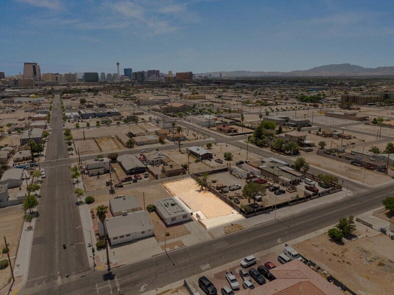 407 Harrison Ave, Las Vegas, NV à vendre - Photo du bâtiment - Image 3 de 15