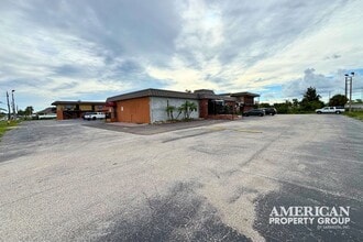 14000 Tamiami Trl, North Port, FL for lease Interior Photo- Image 2 of 8