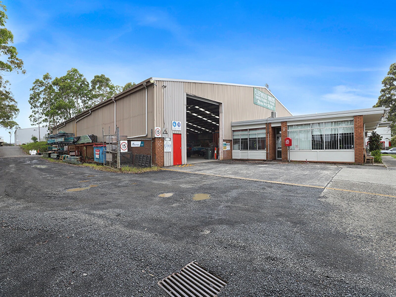 9 Lucca Rd, Wyong for lease Primary Photo- Image 1 of 4
