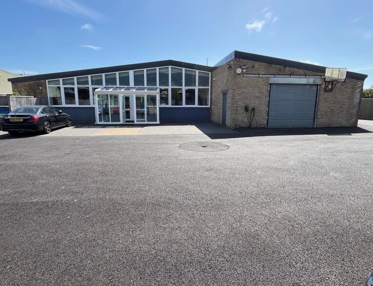 3 Airfield Way, Christchurch for sale - Building Photo - Image 3 of 11