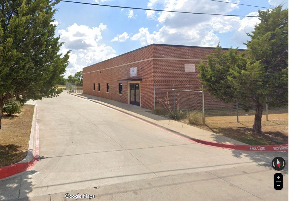 2730 Coombs Creek Dr, Dallas, TX for lease Building Photo- Image 1 of 1