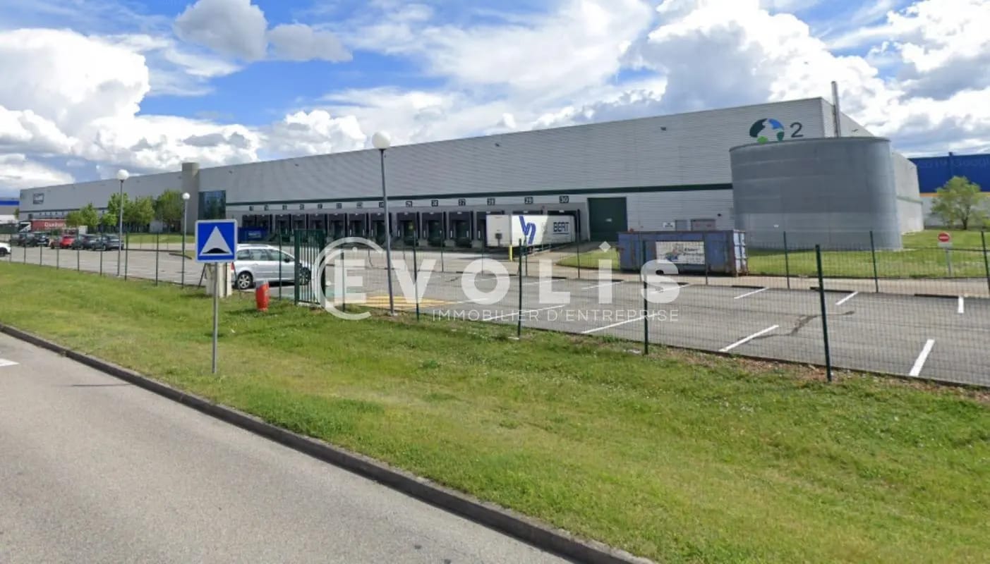 3 Rue Des Chapelles, Saint-Quentin-Fallavier for lease Building Photo- Image 1 of 3