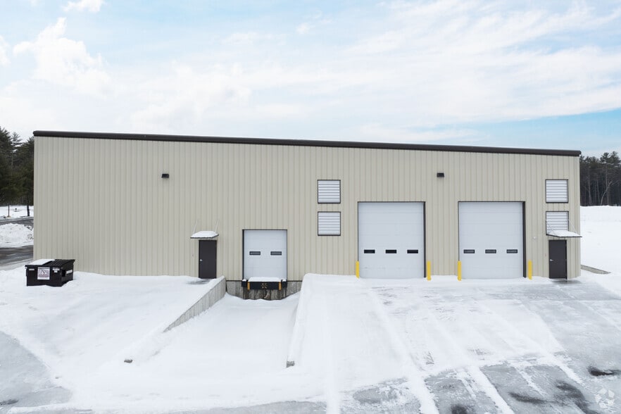 25 Native Dr, Queensbury, NY for sale - Building Photo - Image 2 of 8