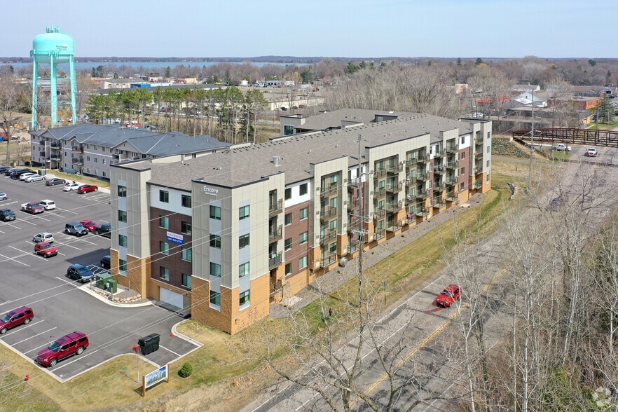 1081 SW Fourth St, Forest Lake, MN à louer - Aérien - Image 2 de 41