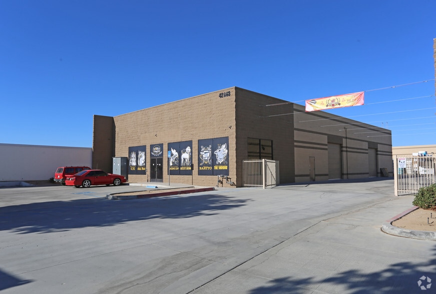 42704 10th St W, Lancaster, CA for sale - Building Photo - Image 2 of 11