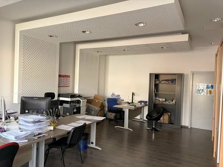 12 Rue Jean Monnet, Eckbolsheim for lease - Interior Photo - Image 3 of 12