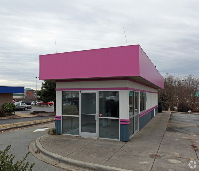 2434 Lewisville Clemmons Rd, Clemmons, NC for sale - Building Photo - Image 2 of 6