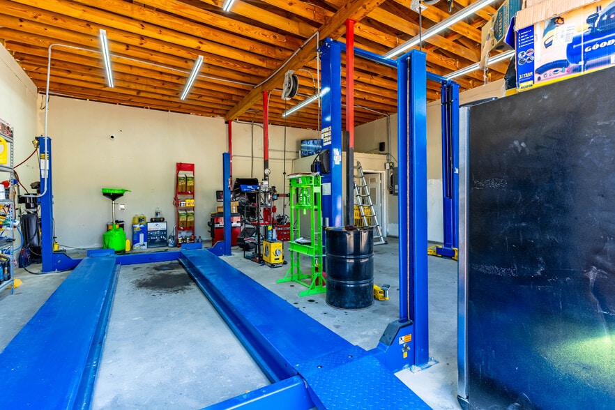 3701 S Lancaster Rd, Dallas, TX for sale - Interior Photo - Image 3 of 19