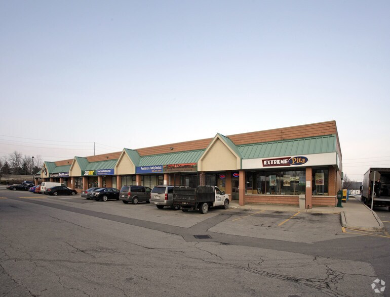 1540 N Service Rd W, Oakville, ON à vendre - Photo principale - Image 1 de 1