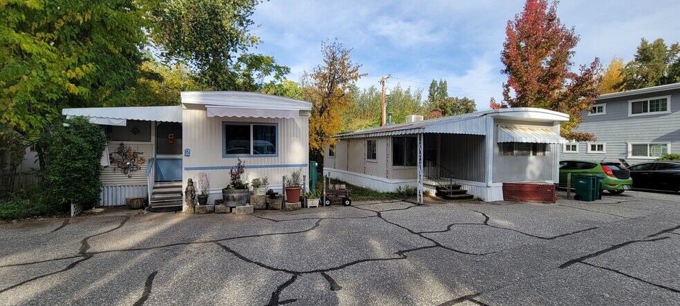 617 Walsh St, Grass Valley, CA à vendre - Photo du bâtiment - Image 3 de 12