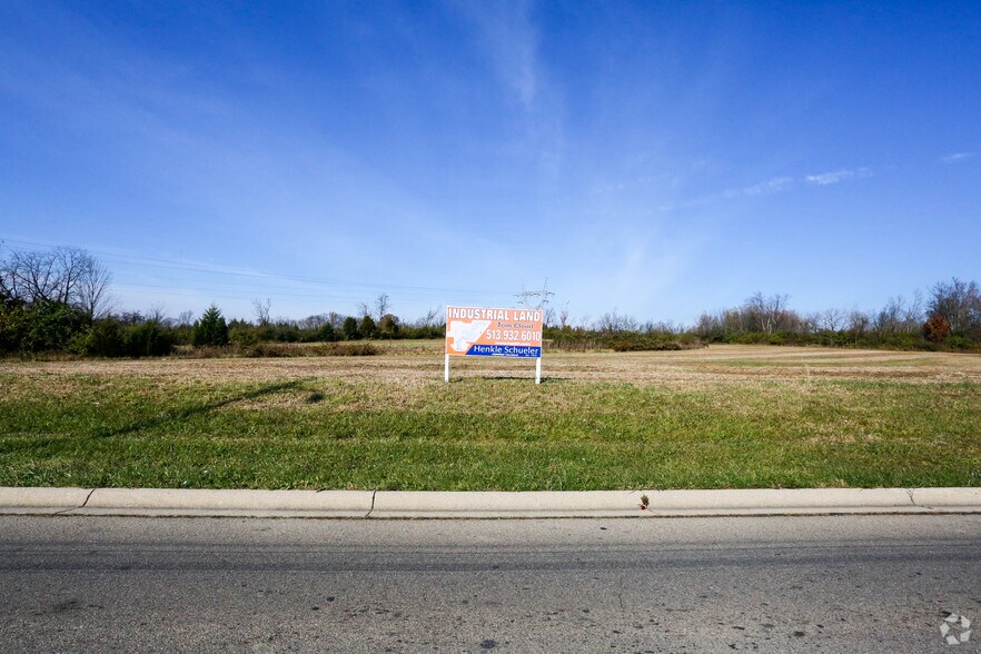 1000 Commerce Center Dr, Franklin, OH à vendre - Photo du bâtiment - Image 2 de 3