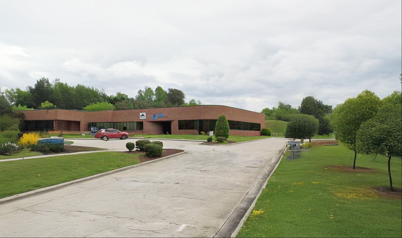 4214 Beechwood Dr, Greensboro, NC for lease Building Photo- Image 1 of 4