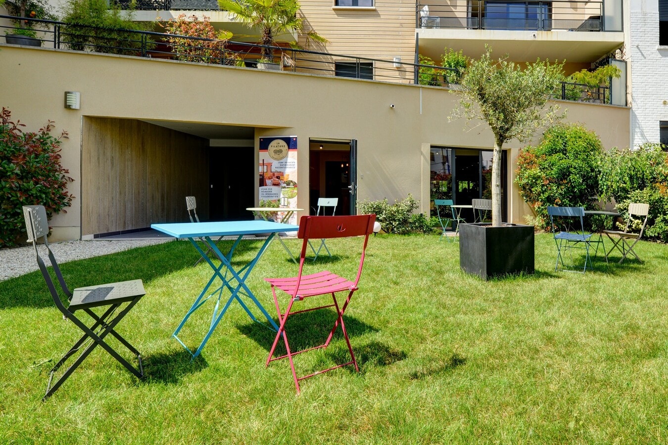 86 Avenue Du Général De Gaulle, Clamart, HDS 92140 -  -  - Interior Photo - Image 1 of 12