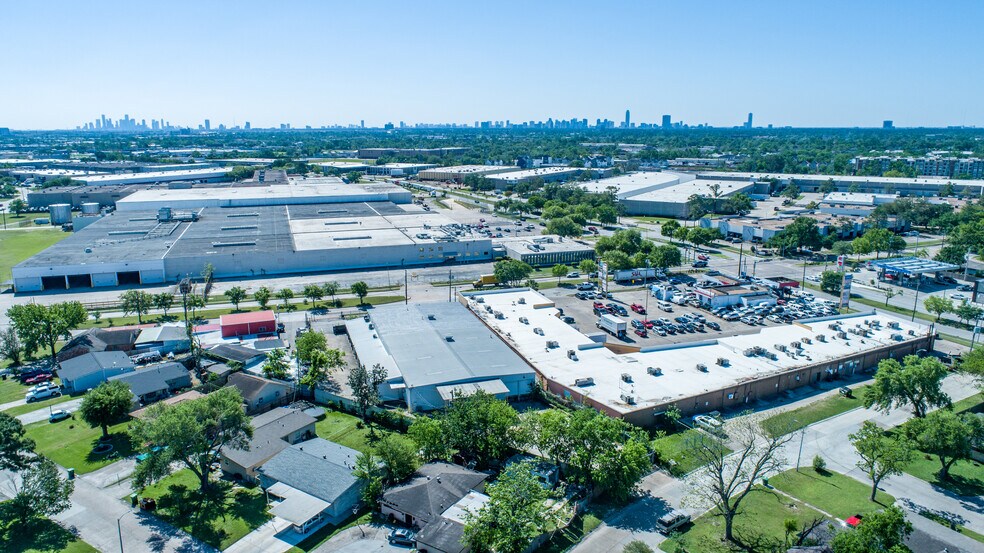 3003 Bingle Rd, Houston, TX à vendre - Photo du bâtiment - Image 3 de 11