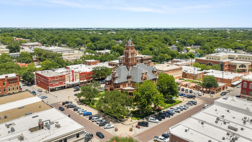 114 W Main St, Waxahachie, TX for lease - Building Photo - Image 3 of 23