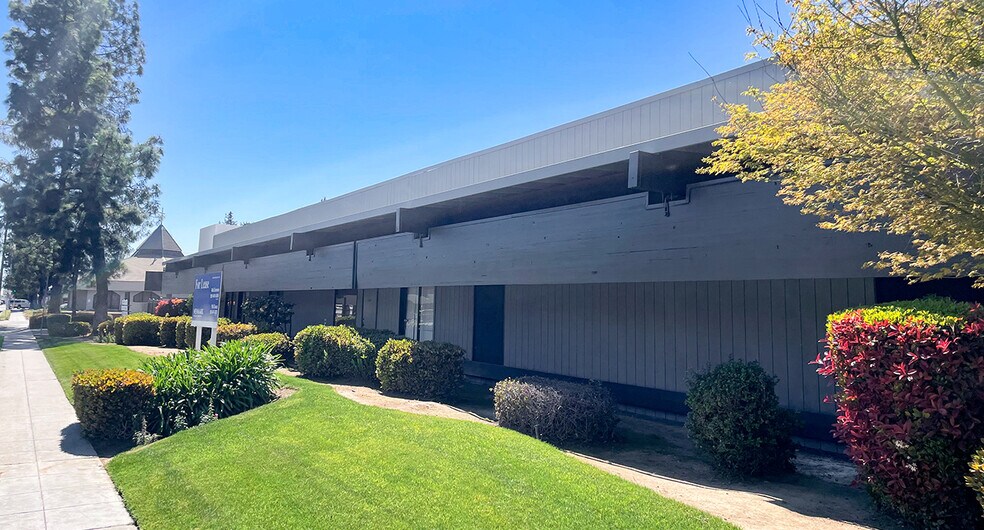 5475 N Fresno St, Fresno, CA for lease - Building Photo - Image 1 of 3