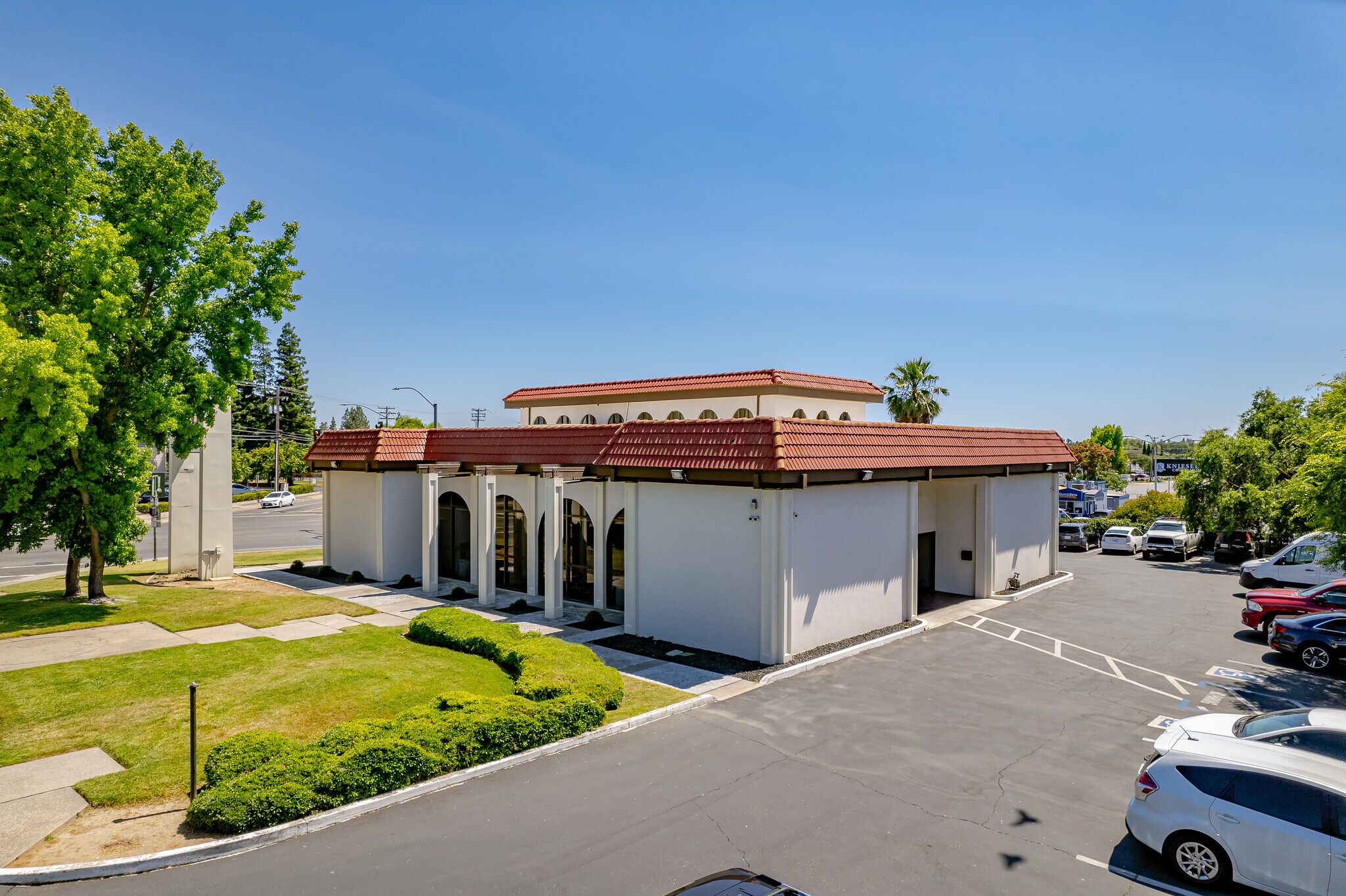 5299 Auburn Blvd, Sacramento, CA for lease Primary Photo- Image 1 of 14