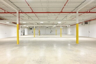 299 Johnson Ave, Waseca, MN for lease Interior Photo- Image 1 of 9
