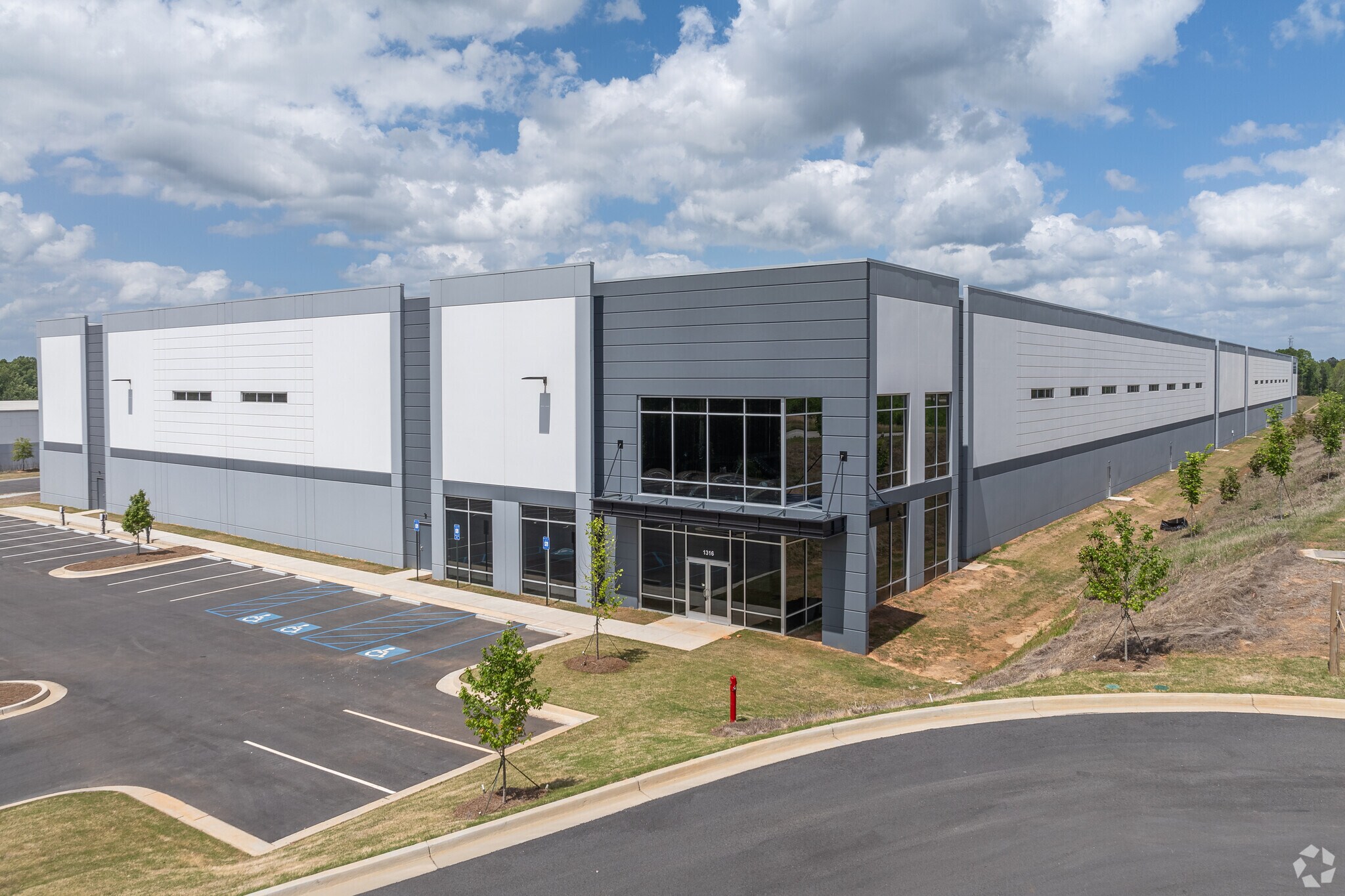 1316 Steven B. Tanger Blvd, Commerce, GA for lease Primary Photo- Image 1 of 9