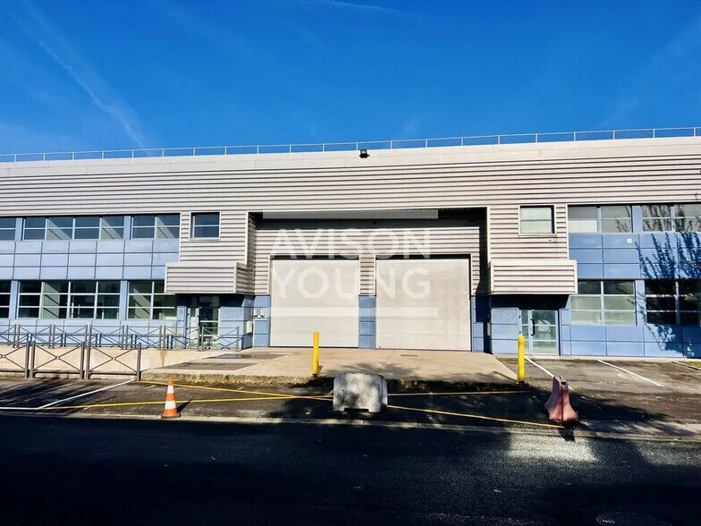 Flex dans La Courneuve à louer - Photo du bâtiment - Image 2 de 6