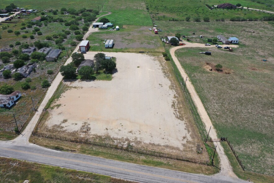 8273 W Interstate 10, Seguin, TX à louer - Aérien - Image 3 de 5