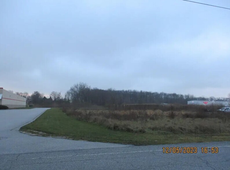 4539 E US Highway 30, Hobart, IN à vendre - Photo du bâtiment - Image 2 de 9