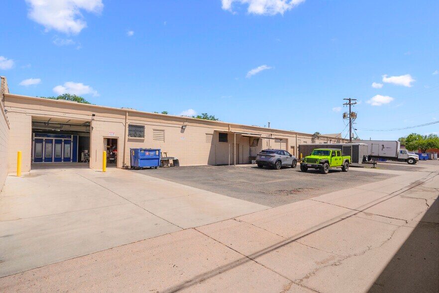 3737-3747 S Inca St, Englewood, CO à louer - Photo du bâtiment - Image 3 de 4