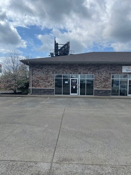 2237 Lowes Dr, Clarksville, TN à louer - Photo du bâtiment - Image 2 de 7