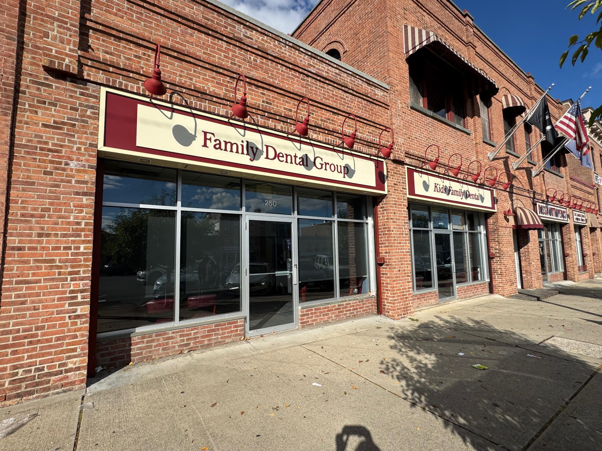 244 Broadway, Newburgh, NY à louer Photo du bâtiment- Image 1 de 30