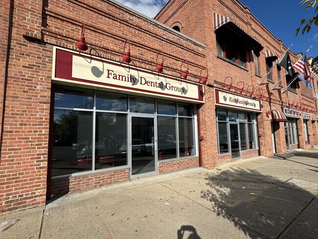Plus de détails pour 244 Broadway, Newburgh, NY - Bureau à louer