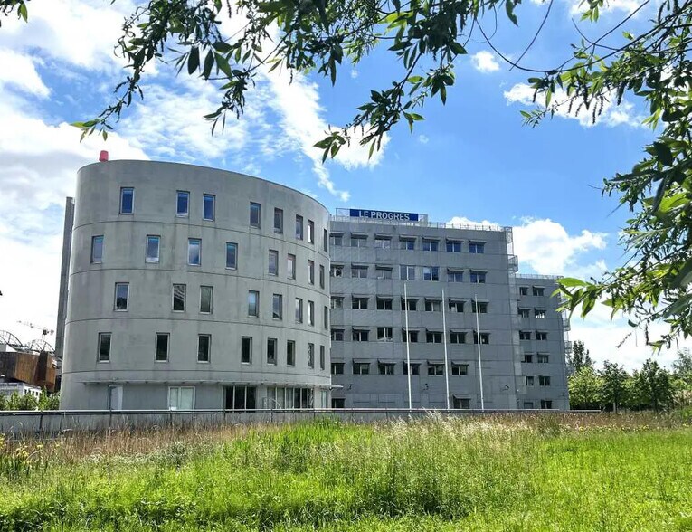 Bureau dans Lyon à louer - Photo du bâtiment - Image 3 de 3