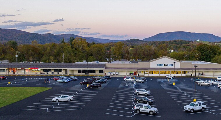 302 N Main St, Pearisburg, VA for lease - Building Photo - Image 3 of 4