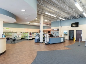 504 E Lewis and Clark Pky, Clarksville, IN à vendre Photo intérieure- Image 1 de 3