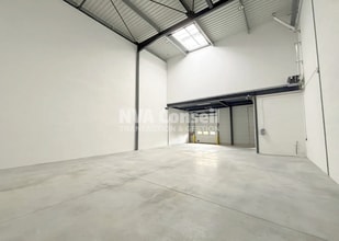 16 B Rue Ampère, Pontoise for lease Interior Photo- Image 2 of 5