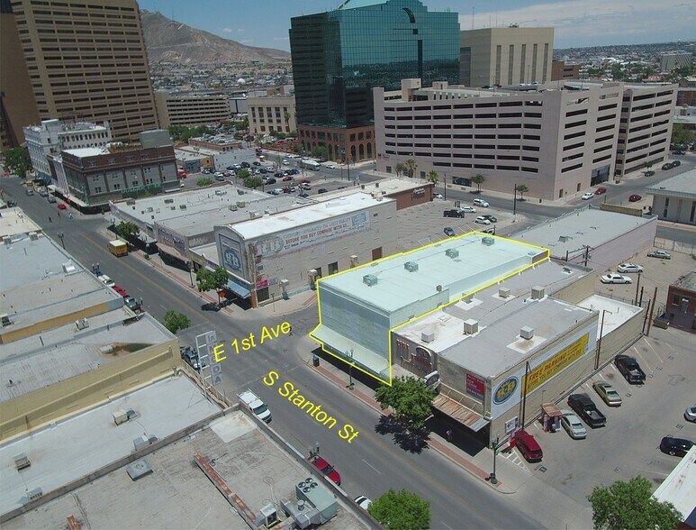 300 S Stanton St, El Paso, TX à louer - Photo du bâtiment - Image 2 de 6