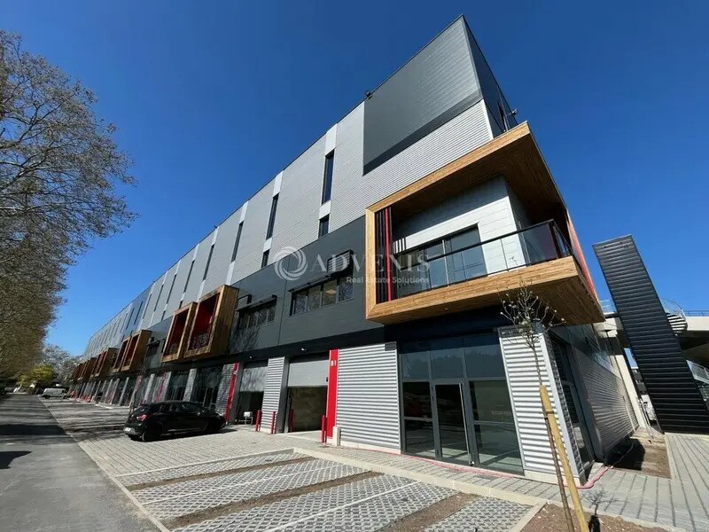 Flex dans Bobigny à louer Photo du bâtiment- Image 1 de 12