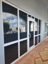 14215-14285 SW 42nd St, Miami, FL à louer Photo intérieure- Image 1 de 4