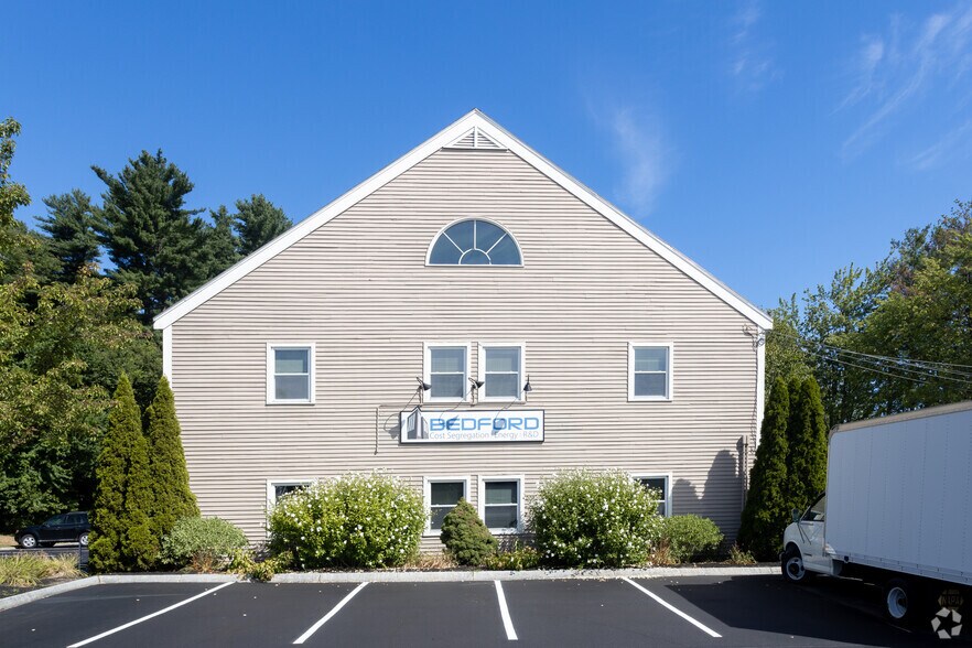 19 Kilton Rd, Bedford, NH à louer - Photo du bâtiment - Image 3 de 14