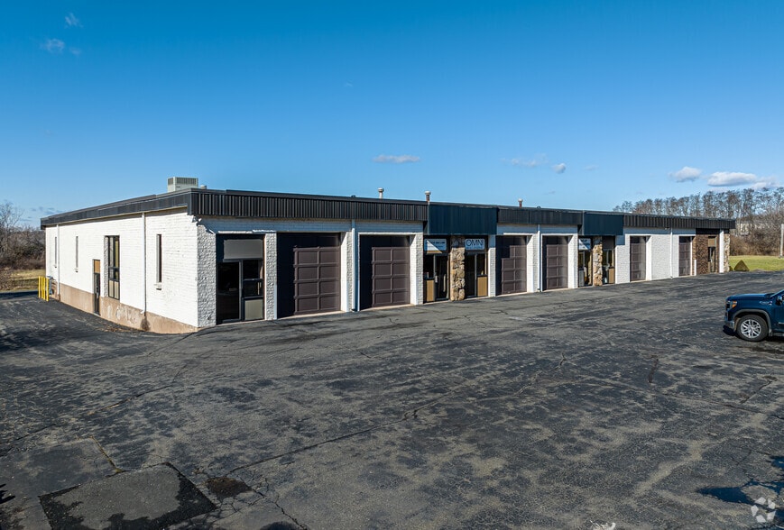 7 Industrial Dr, Ellington, CT for lease - Building Photo - Image 3 of 4