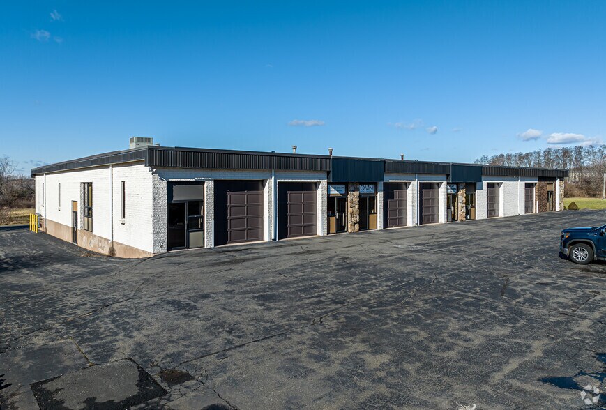 7 Industrial Dr, Ellington, CT à louer - Photo du bâtiment - Image 3 de 4