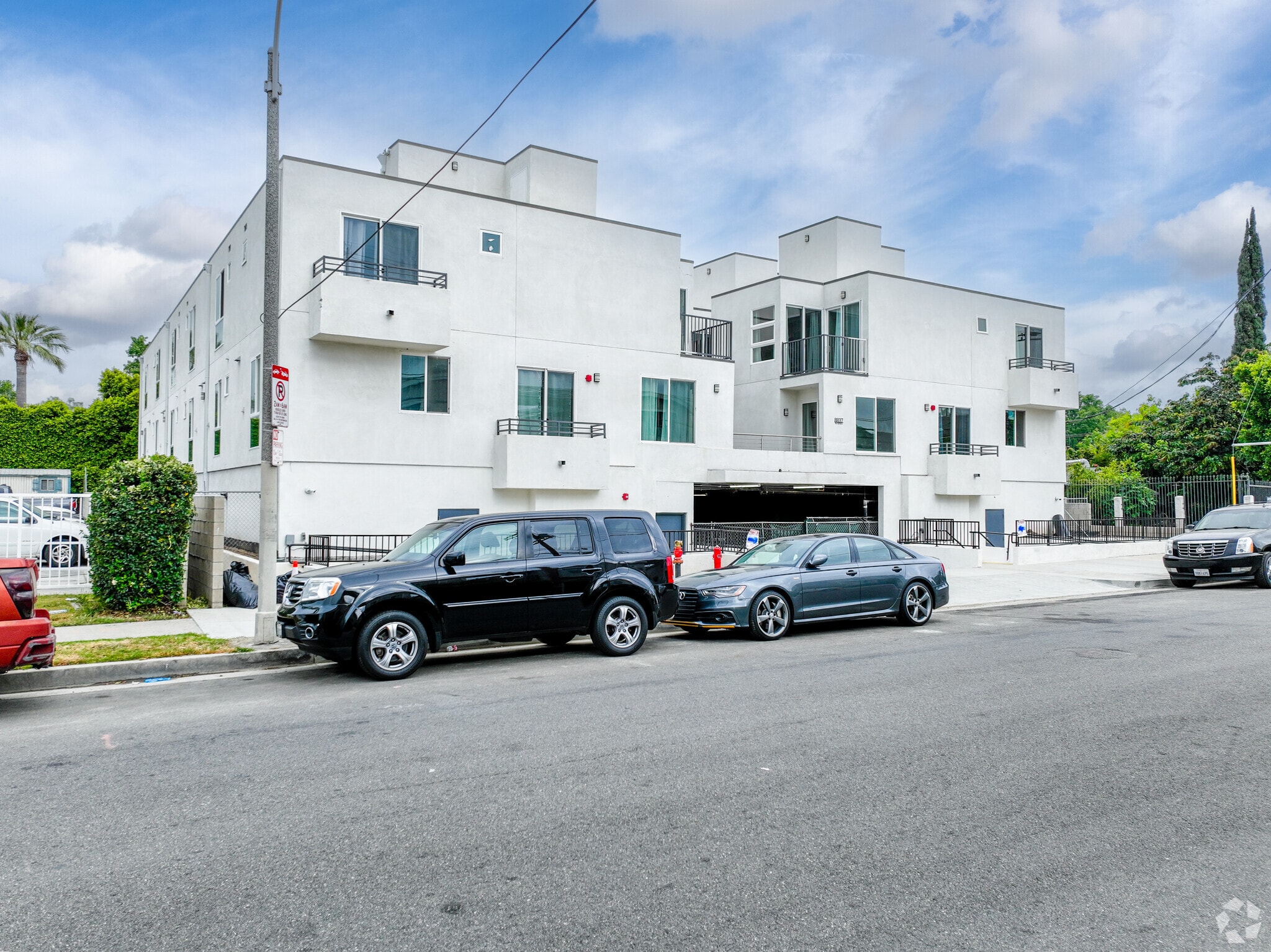 8837 Burnet Ave, North Hills, CA à vendre Photo principale- Image 1 de 29