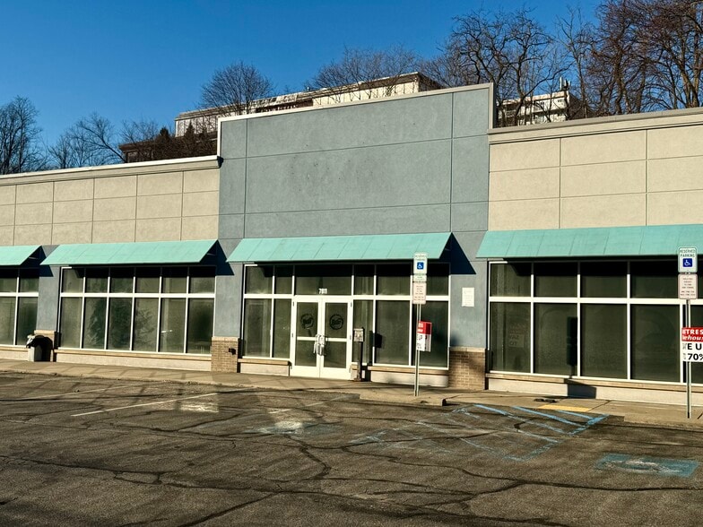 7811 McKnight Rd, Pittsburgh, PA for lease - Building Photo - Image 2 of 10