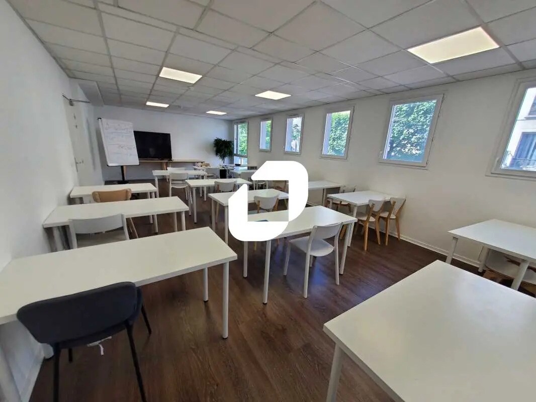 Bureau dans Ivry-sur-Seine à louer Photo du bâtiment- Image 1 de 23