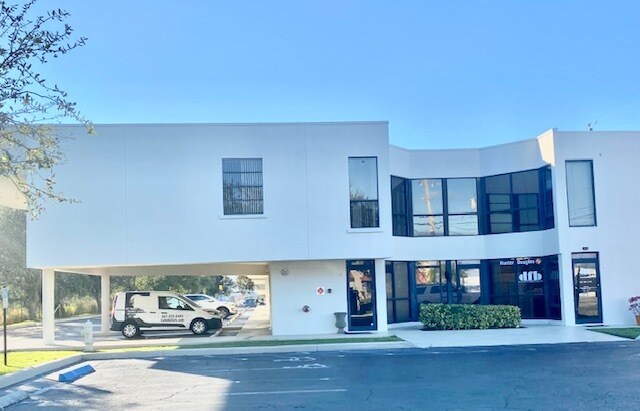 1194 Old Dixie Hwy, Lake Park, FL à louer - Photo du bâtiment - Image 2 de 6