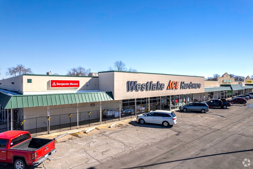 2050 NW Topeka Blvd, Topeka, KS à louer - Photo du bâtiment - Image 1 de 3