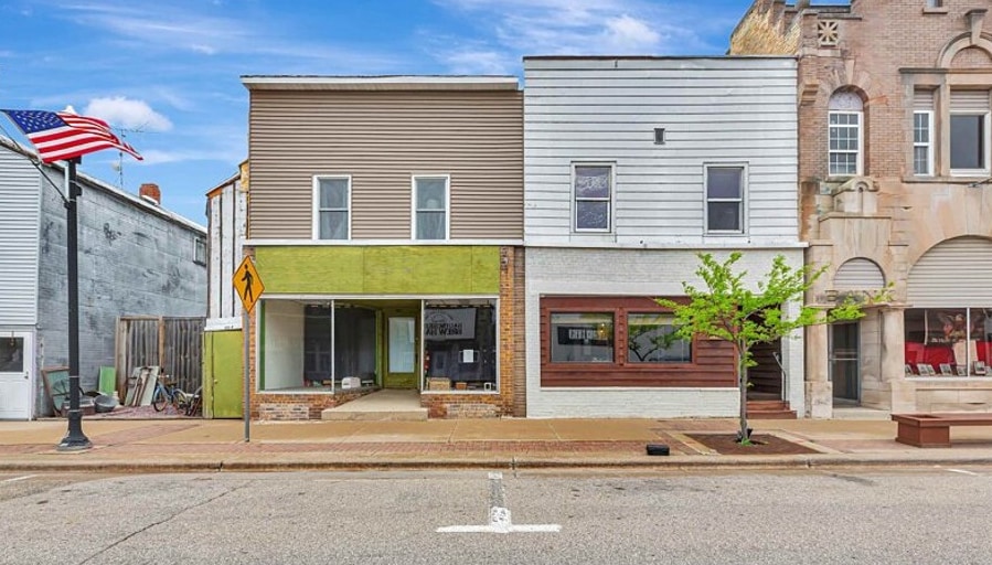 114 E Main St, Weyauwega, WI for sale - Building Photo - Image 2 of 34