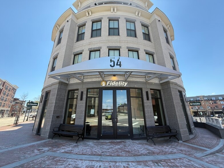 46 Maplewood Ave, Portsmouth, NH à vendre - Photo du bâtiment - Image 1 de 3